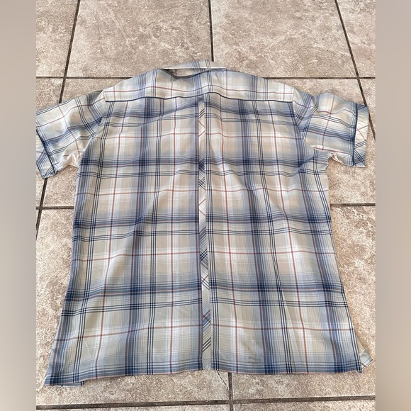 Kuhl ELuxur Short Sleeve Pearl Snap Shirt Mens Sz XL Blue Plaid Outdoor Hiking - Picture 3 of 6